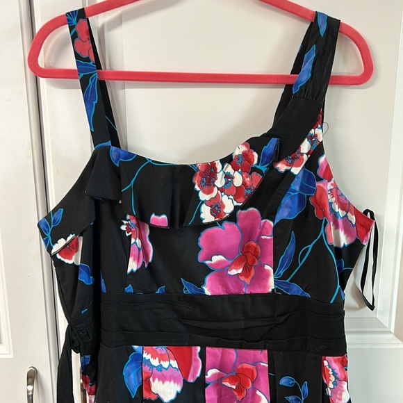 This is a two-piece dress with short sleeve light knit sweater to match. New 16. - Picture 4 of 13